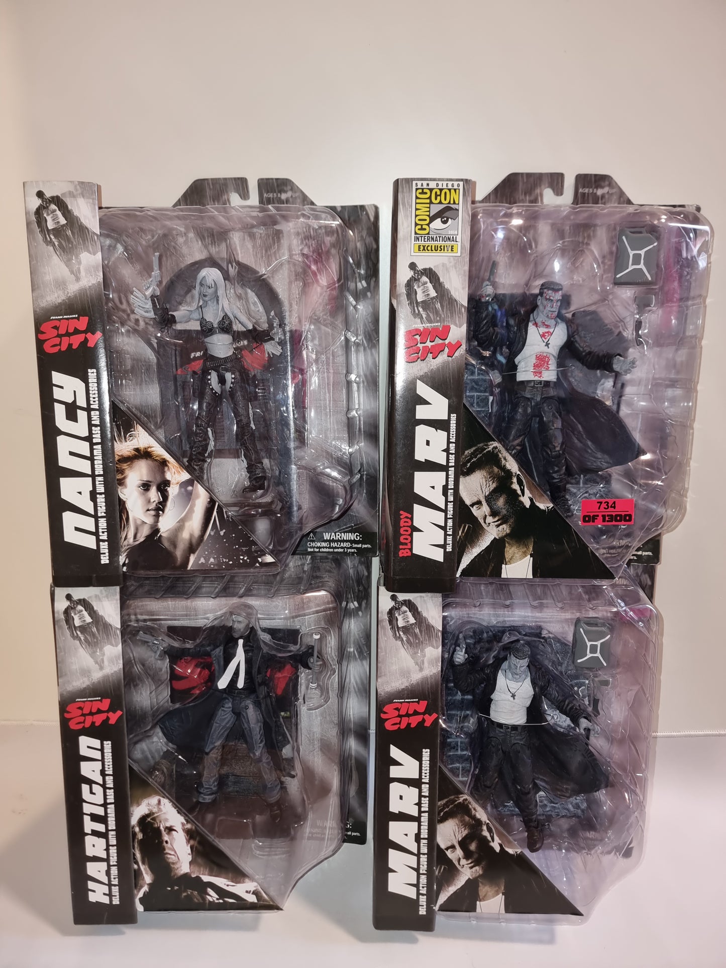 Sin City Deluxe Action Figure with Diorama Base and Accessories